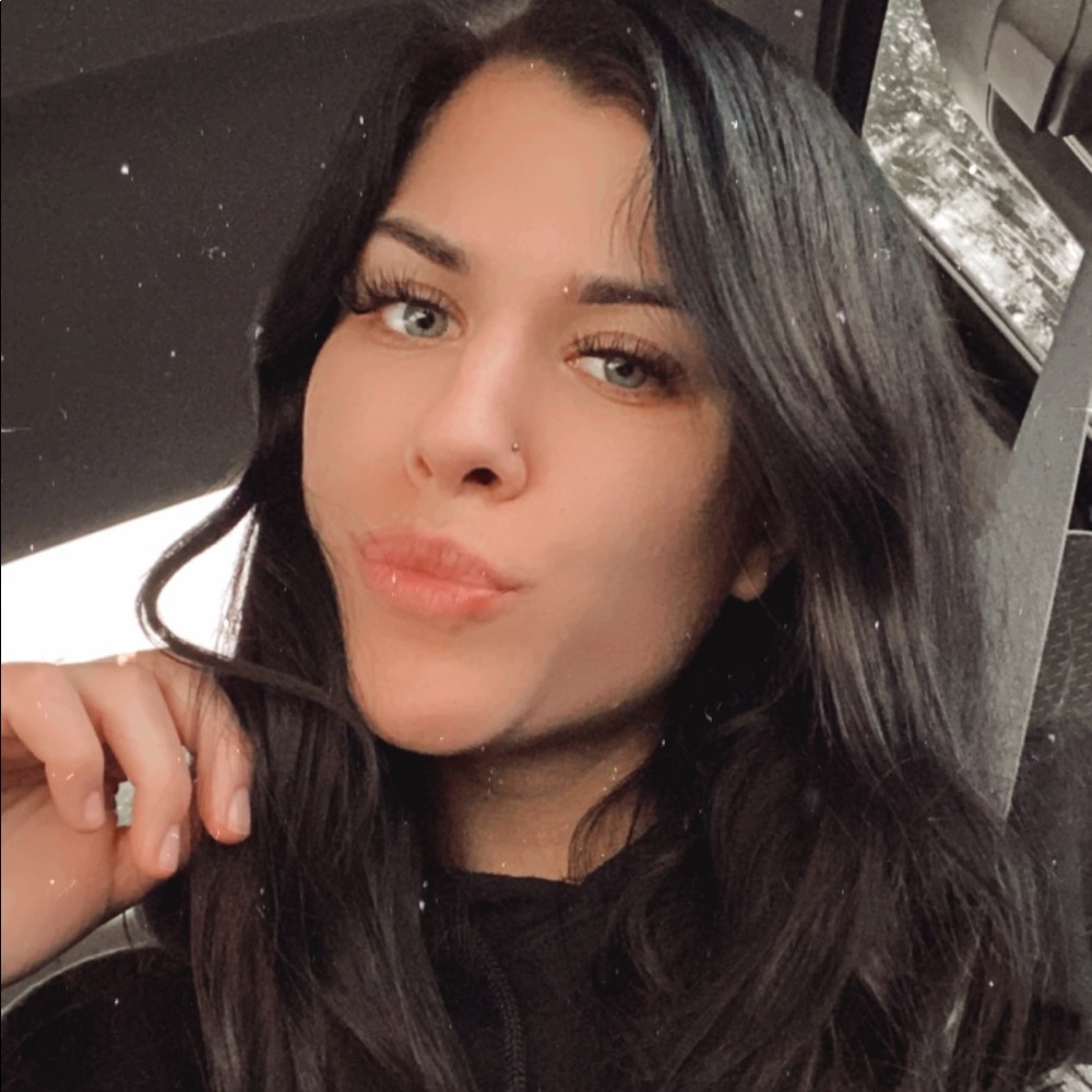 Meet your Posher, Emily